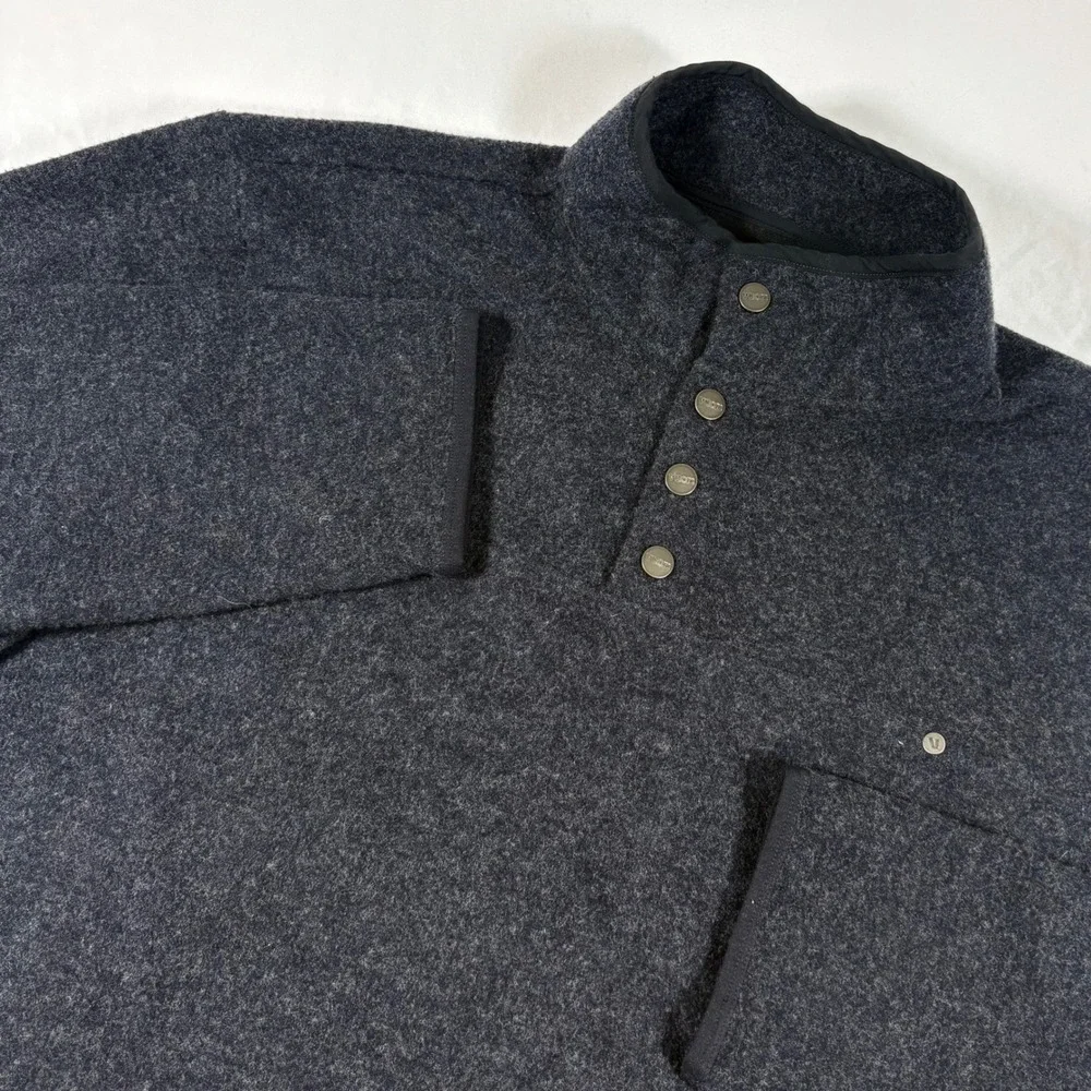 Vuori Men's XL Wool Blend Snap Mock Neck Snap Button Navy Blue Pullover Outdoor